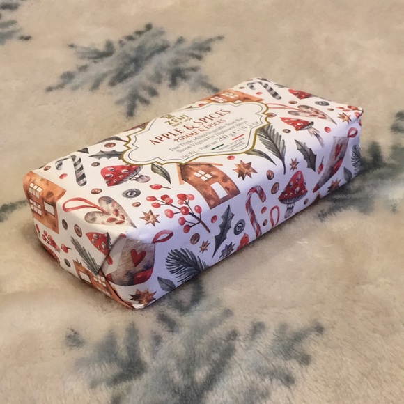 Zeni Italian Apple & Spices Scented Large Soap Bar cute Christmas Wrap NWT 9.1oz - Picture 4 of 13